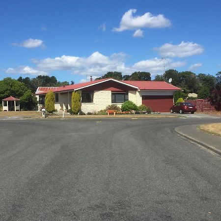 Ron And Tony'S Bed & Breakfast Tuatapere Bagian luar foto