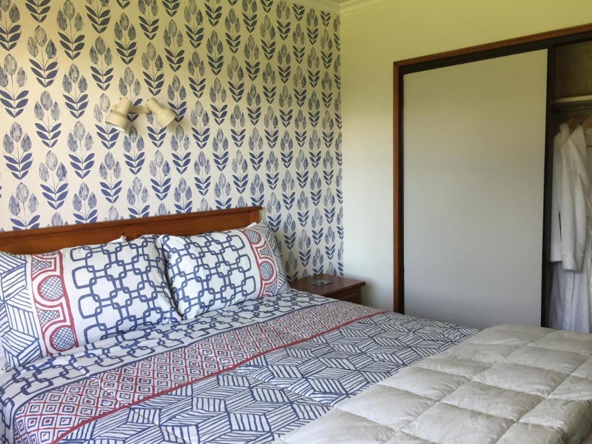 Ron And Tony'S Bed & Breakfast Tuatapere Bagian luar foto